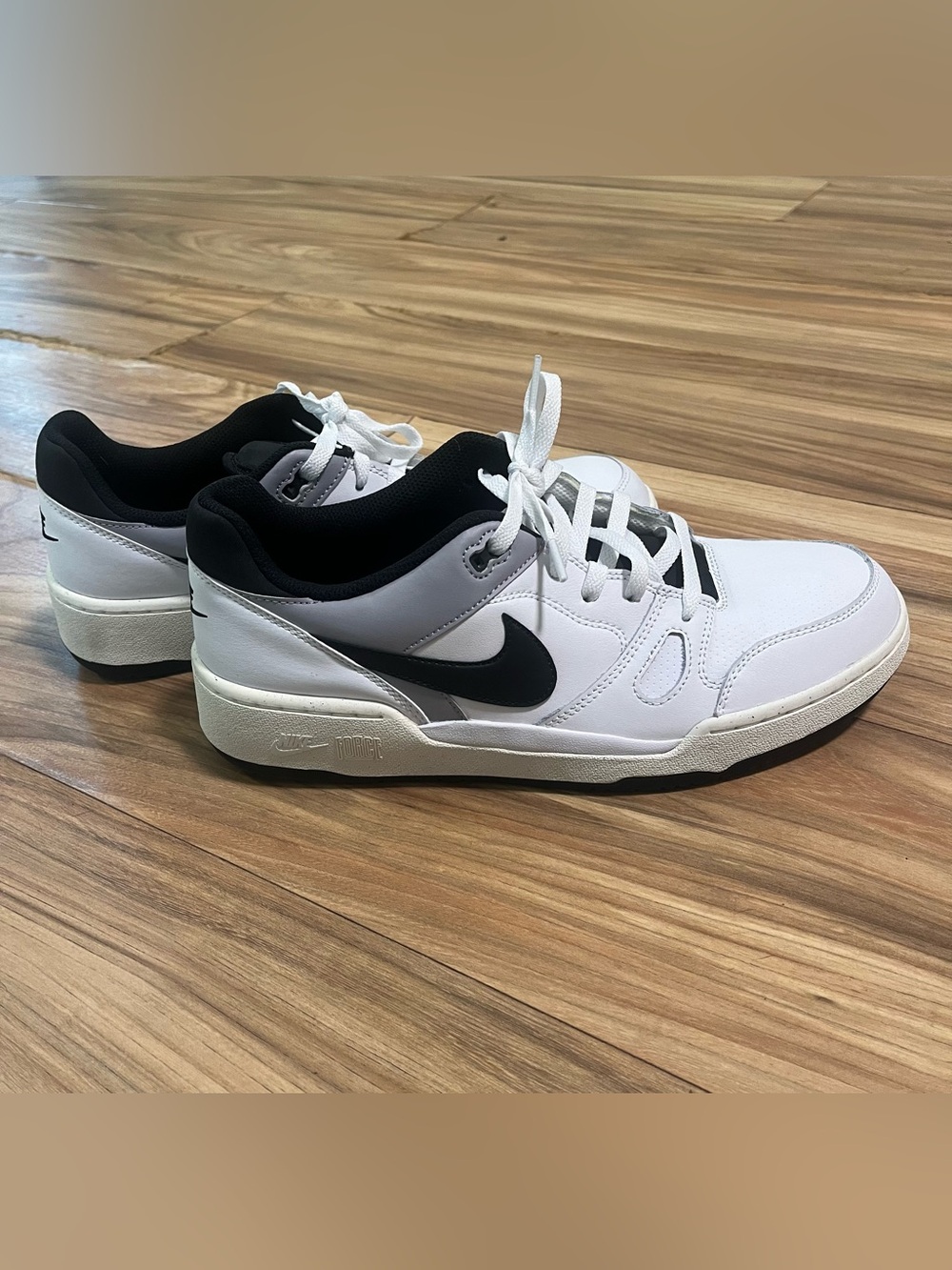 Nike full force low sneakers